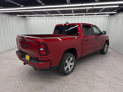 Molten Red Pearlcoat 2026 RAM 1500 Express