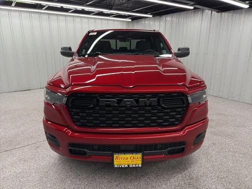 Molten Red Pearlcoat 2026 RAM 1500 Express