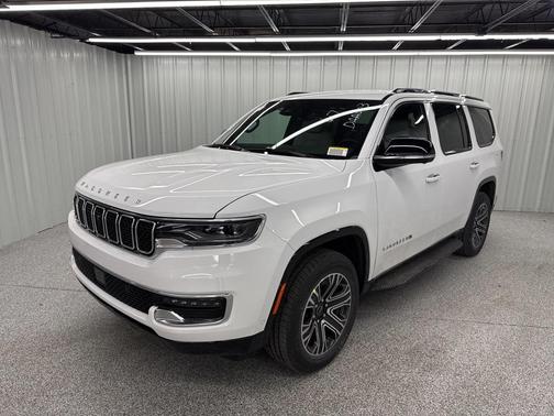2025 Jeep Wagoneer Base
