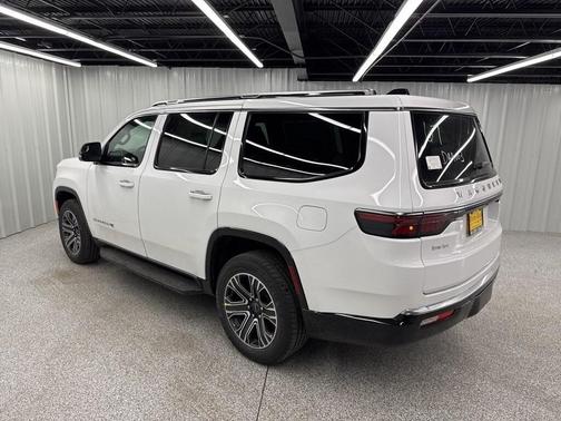 2025 Jeep Wagoneer Base
