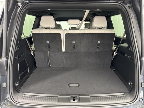 2025 Jeep Wagoneer Base