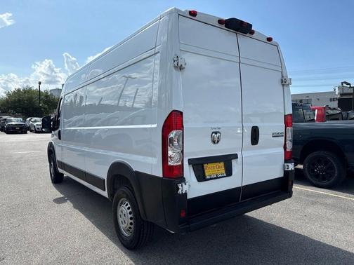 Bright White Clearcoat 2026 RAM ProMaster 2500 High Roof