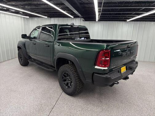 Serrano Red 2026 RAM 1500 RHO