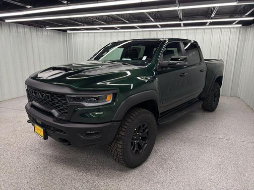 Serrano Red 2026 RAM 1500 RHO