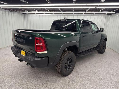 Serrano Red 2026 RAM 1500 RHO