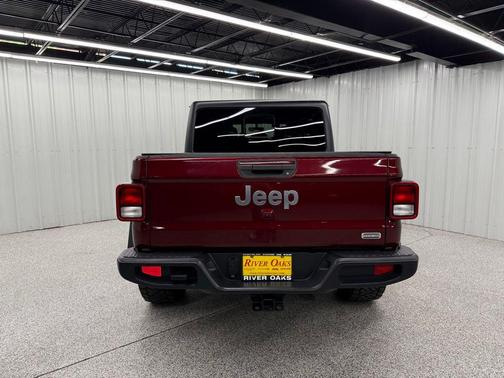 Snazzberry Pearlcoat 2021 Jeep Gladiator Overland