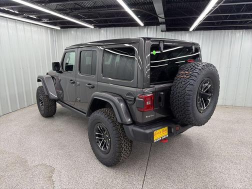 Granite Crystal Clearcoat Metallic 2026 Jeep Wrangler Rubicon