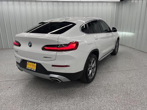 2022 BMW X4 xDrive30i
