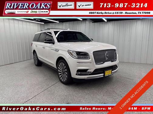 White Platinum Clearcoat Metallic 2018 Lincoln Navigator Reserve