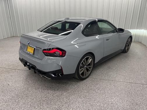 2023 BMW M240 i