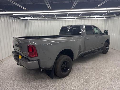 Ceramic White 2026 RAM 3500 Laramie