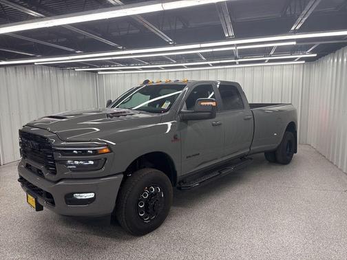 Ceramic White 2026 RAM 3500 Laramie