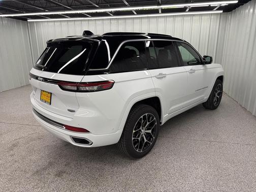 2025 Jeep Grand Cherokee Summit