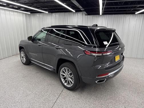 2025 Jeep Grand Cherokee Summit