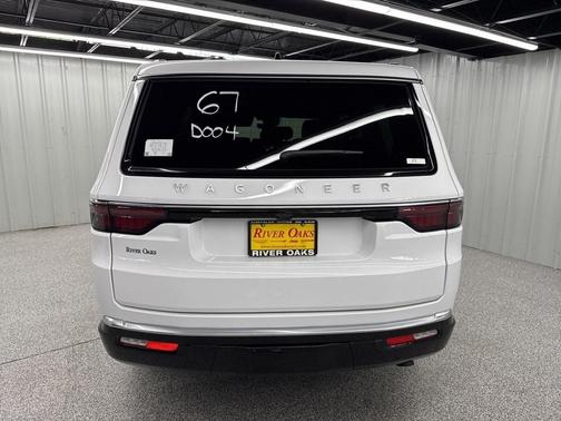 2025 Jeep Wagoneer Base