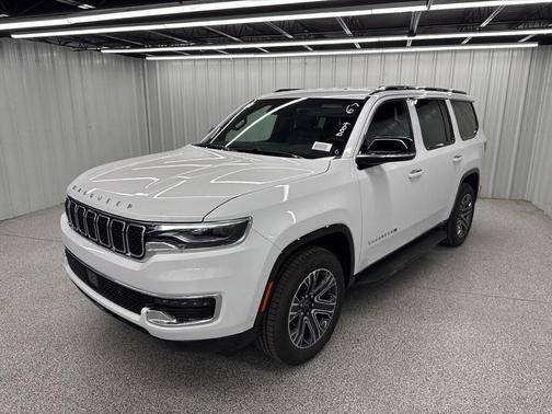 2025 Jeep Wagoneer Base