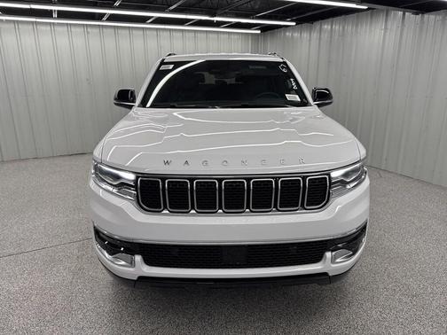 2025 Jeep Wagoneer Base