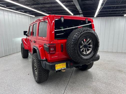Firecracker Red Clearcoat 2024 Jeep Wrangler Rubicon 392