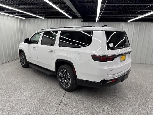 2025 Jeep Wagoneer L Base