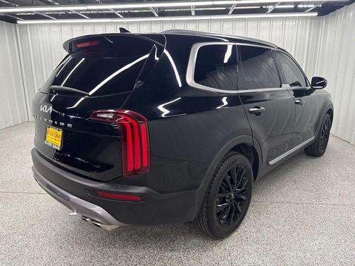 Ebony Black 2022 Kia Telluride SX