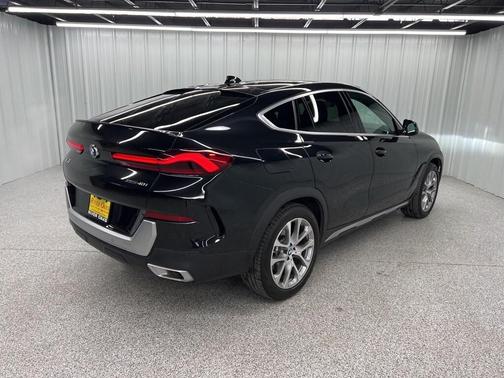 2023 BMW X6 xDrive40i