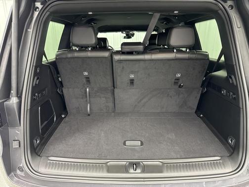 2025 Jeep Wagoneer Base