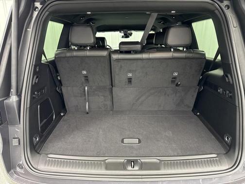 2025 Jeep Wagoneer Base