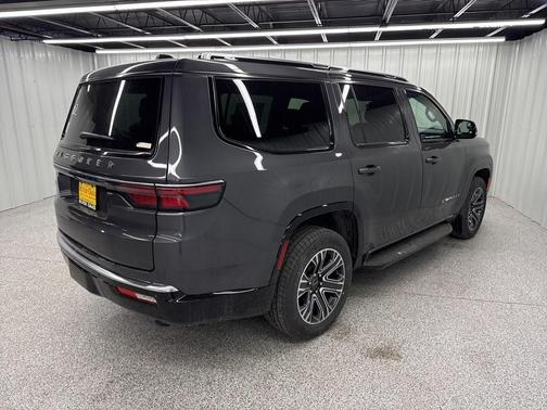 2025 Jeep Wagoneer Base