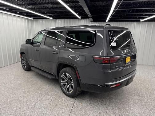 2025 Jeep Wagoneer Base