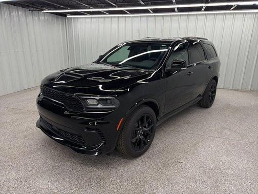 DB Black Crystal Clearcoat 2026 Dodge Durango GT Plus HEMI V8
