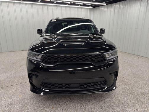 DB Black Crystal Clearcoat 2026 Dodge Durango GT Plus HEMI V8