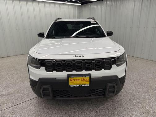 Bright White Clearcoat 2026 Jeep Cherokee LAREDO/LIMITED