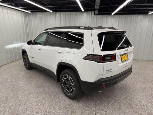 Bright White Clearcoat 2026 Jeep Cherokee LAREDO/LIMITED