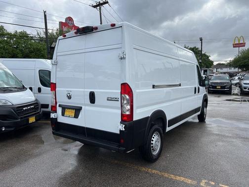 Bright White Clearcoat 2026 RAM ProMaster 2500 High Roof