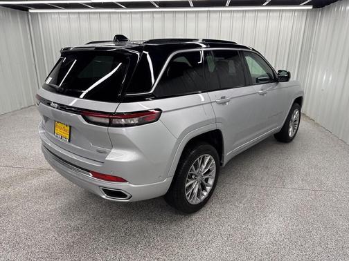 2025 Jeep Grand Cherokee Summit