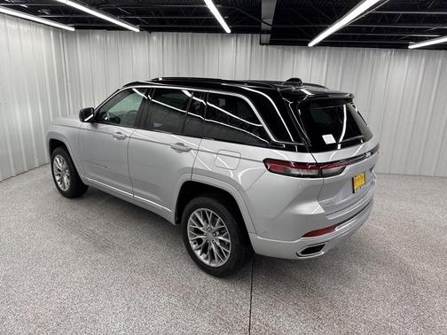 2025 Jeep Grand Cherokee Summit