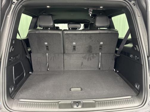 2025 Jeep Wagoneer Base