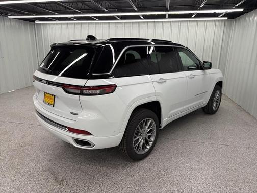 2025 Jeep Grand Cherokee Summit