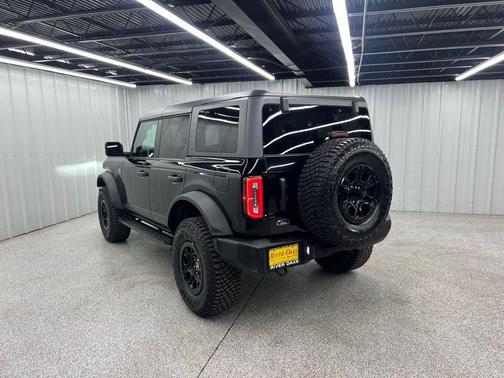 Shadow Black 2022 Ford Bronco Wildtrak