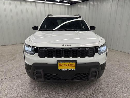 Bright White Clearcoat 2026 Jeep Cherokee LAREDO/LIMITED