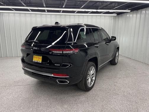 2024 Jeep Grand Cherokee Summit