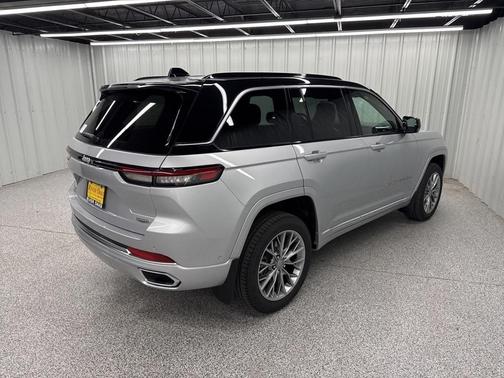 2025 Jeep Grand Cherokee Summit