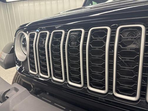 Black Clearcoat 2026 Jeep Wrangler Sahara