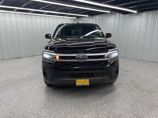 2022 Ford Expedition Max XLT
