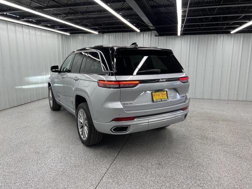 2023 Jeep Grand Cherokee Summit