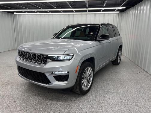 2023 Jeep Grand Cherokee Summit