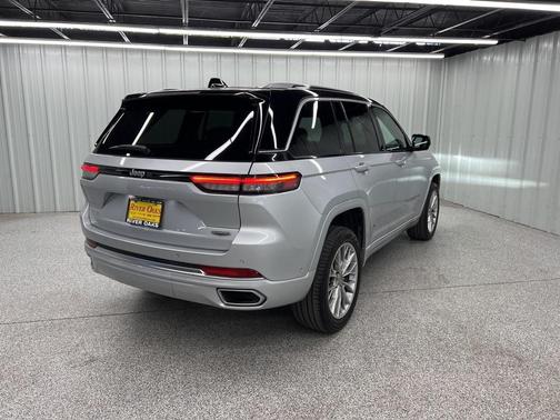 2023 Jeep Grand Cherokee Summit