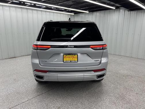 2023 Jeep Grand Cherokee Summit