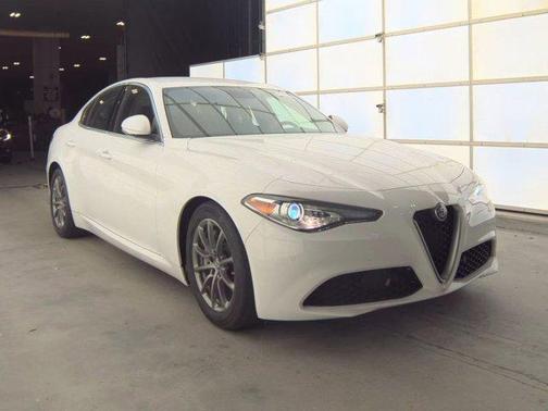 2018 Alfa Romeo Giulia Base