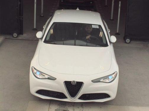 2018 Alfa Romeo Giulia Base